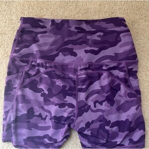 calka purple camo gym shorts with pockets